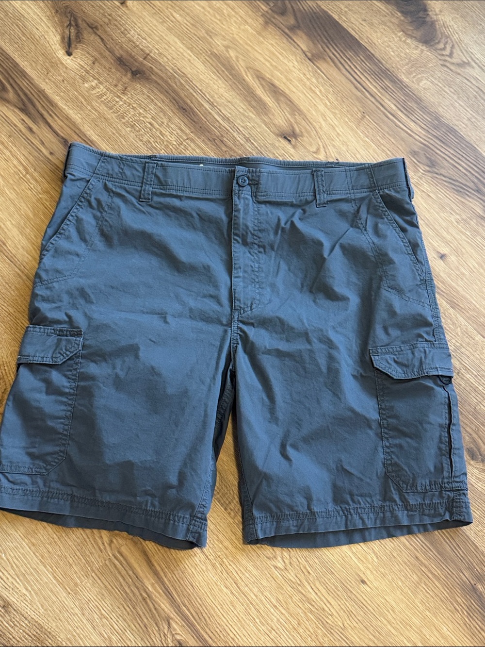 Lee Men's Cargo Shorts in Charcoal Gray